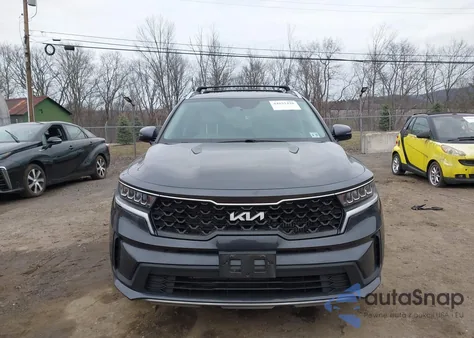 2022 Kia Sorento Hybrid S z USA, uszkodzony, nr VIN KNDRG4LG8N5084713
